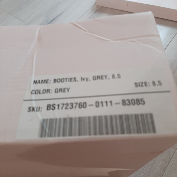 Velvet booties - Picture 3 of 4